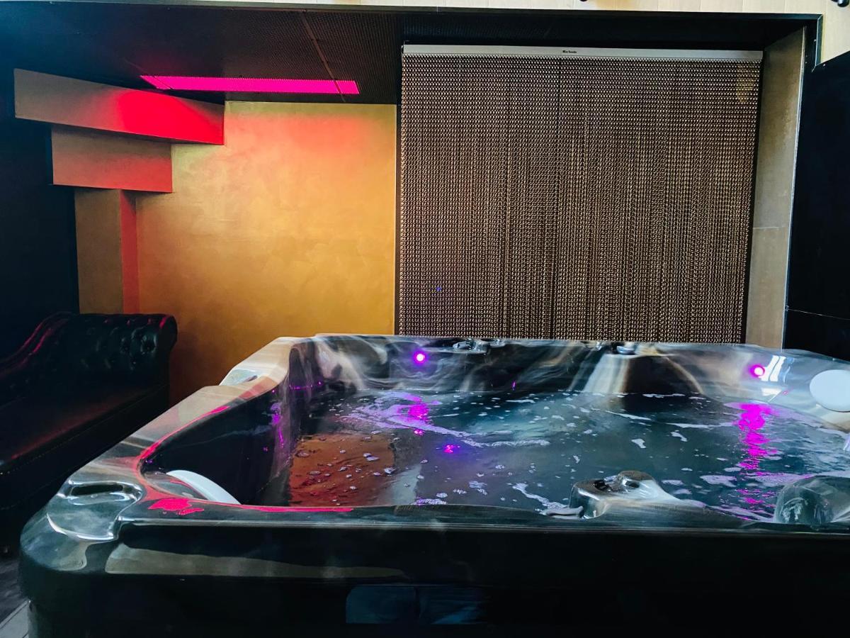 Mieuxqualhotel Jacuzzi Privatif Love Room Bordeaux Exteriér fotografie