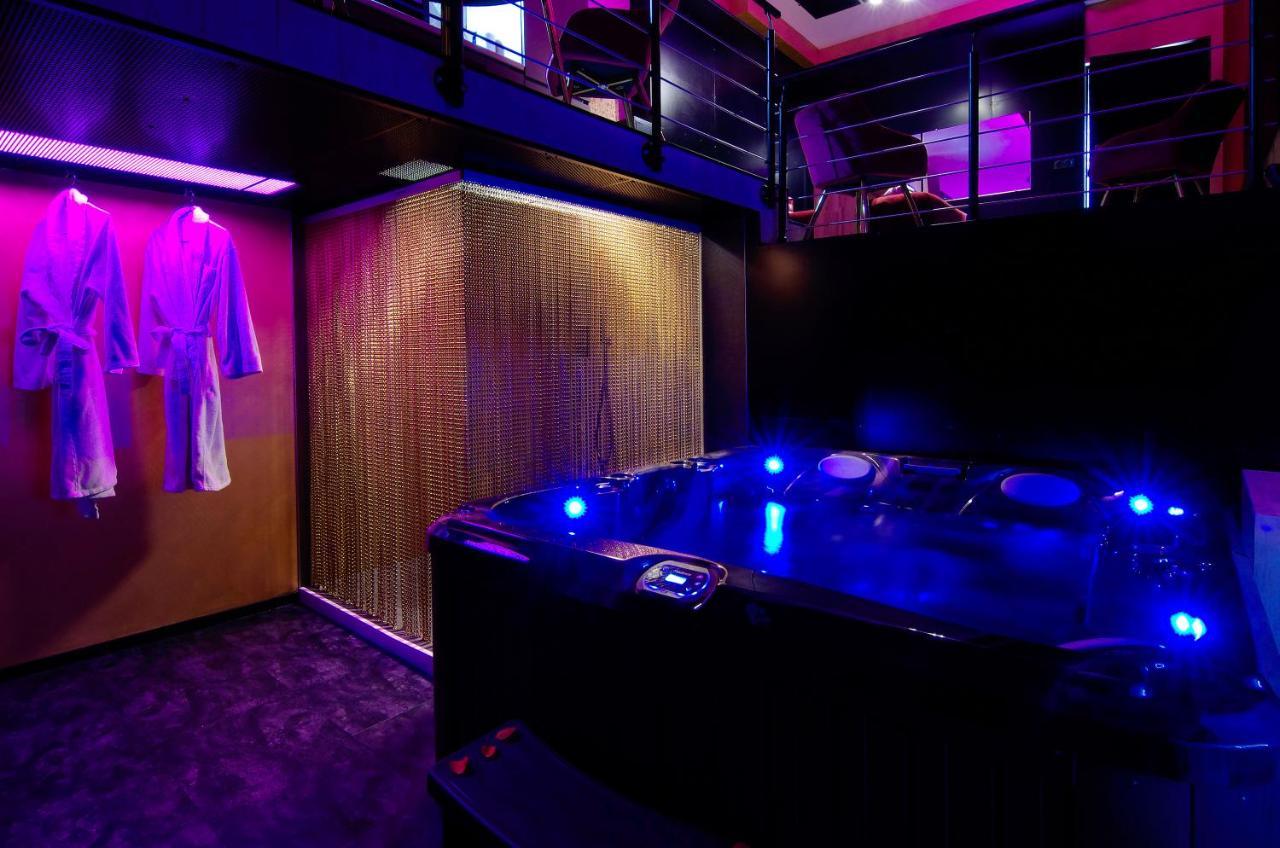 Mieuxqualhotel Jacuzzi Privatif Love Room Bordeaux Exteriér fotografie